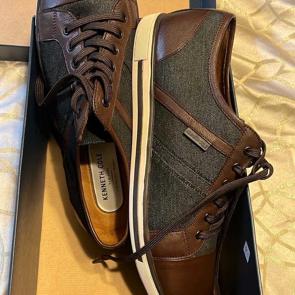 Men’s size 12 Kenneth Cole dark brown and dark denim one of a kind shoe!